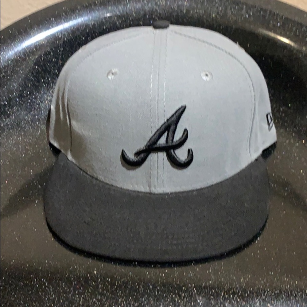 New Era fitted Atlanta Braves hat